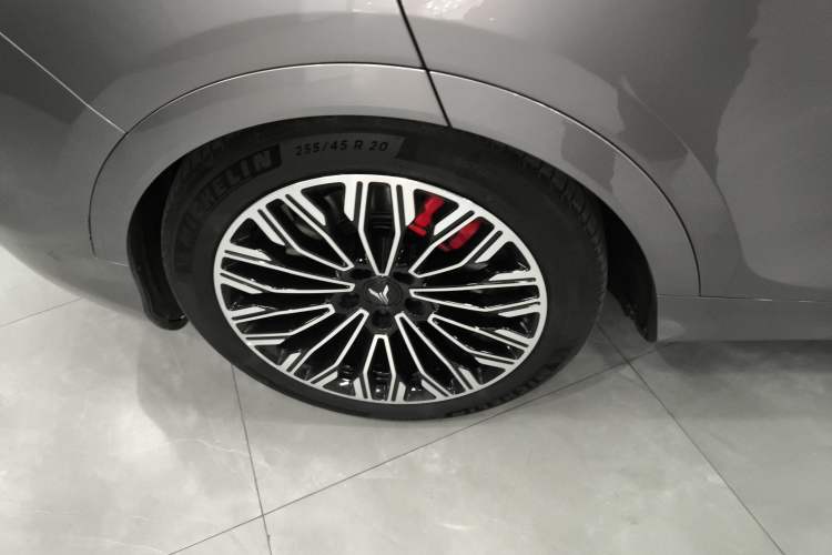 Used VOYAH FREE 2025 Model FREE+ Four-Wheel-Drive Qiankun Edition Exterior 5