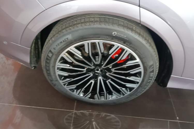 Used VOYAH FREE 2025 Model FREE+ Four-Wheel-Drive Qiankun Edition Exterior 5