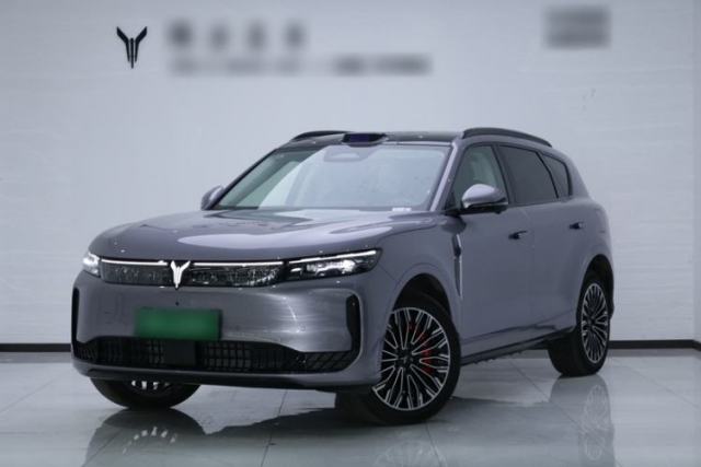 Ojetý VOYAH FREE 2025 Model FREE+ Four-Wheel-Drive Qiankun Edition