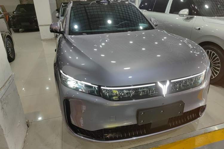 Used VOYAH FREE 2025 Model FREE+ Four-Wheel-Drive Qiankun Edition Front Right 45 Deg