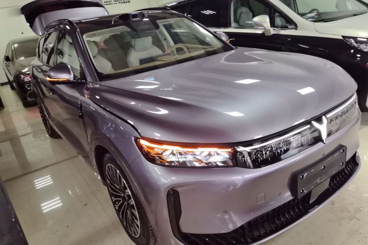 Used VOYAH FREE 2025 Model FREE+ Four-Wheel-Drive Qiankun Edition Front Right 45 Deg