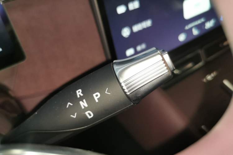Used VOYAH FREE 2025 Model FREE+ Four-Wheel-Drive Qiankun Edition Gear Lever
