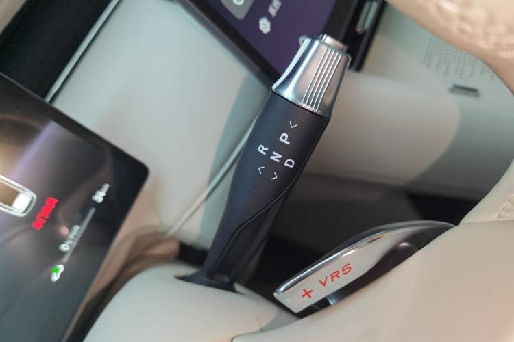 Used VOYAH FREE 2025 Model FREE+ Four-Wheel-Drive Qiankun Edition Gear Lever