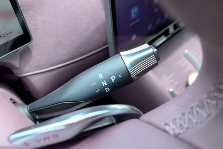 Used VOYAH FREE 2025 Model FREE+ Four-Wheel-Drive Qiankun Edition Gear Lever