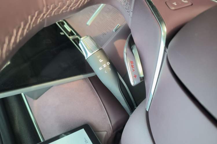 Used VOYAH FREE 2025 Model FREE+ Four-Wheel-Drive Qiankun Edition Gear Lever