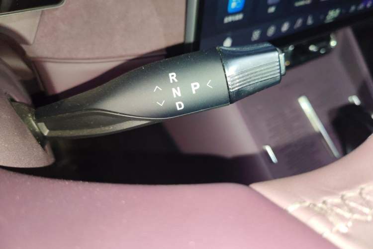 Used VOYAH FREE 2025 Model FREE+ Rear-Drive Qiankun Edition Gear Lever