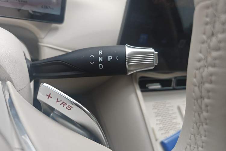 Used VOYAH FREE 2025 Model FREE+ Four-Wheel-Drive Qiankun Edition Gear Lever