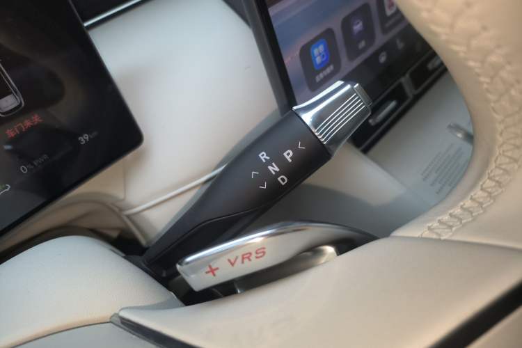 Used VOYAH FREE 2025 Model FREE+ Four-Wheel-Drive Qiankun Edition Gear Lever
