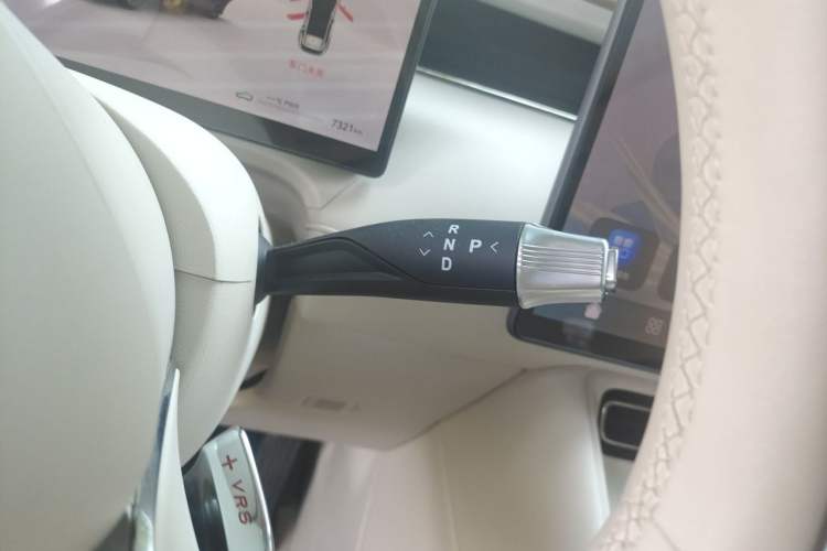 Used VOYAH FREE 2025 Model FREE+ Four-Wheel-Drive Qiankun Edition Gear Lever