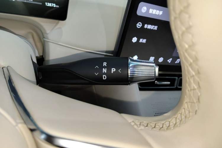 Used VOYAH FREE 2025 Model FREE+ Rear-Drive Qiankun Edition Gear Lever
