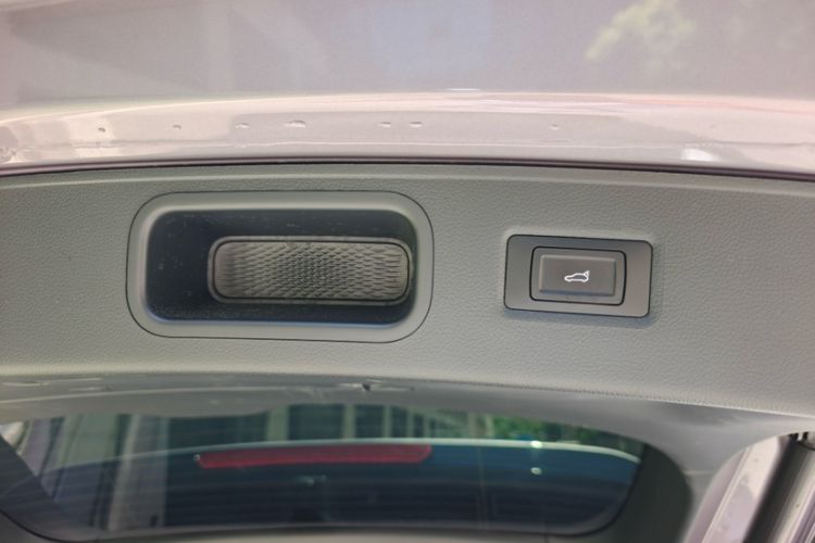 Used VOYAH FREE 2025 Model FREE+ Four-Wheel-Drive Qiankun Edition Interior 11