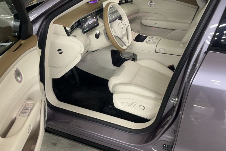 Used VOYAH FREE 2025 Model FREE+ Four-Wheel-Drive Qiankun Edition Interior 2