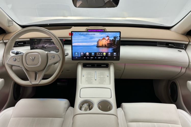 Used VOYAH FREE 2025 Model FREE+ Four-Wheel-Drive Qiankun Edition Interior 2