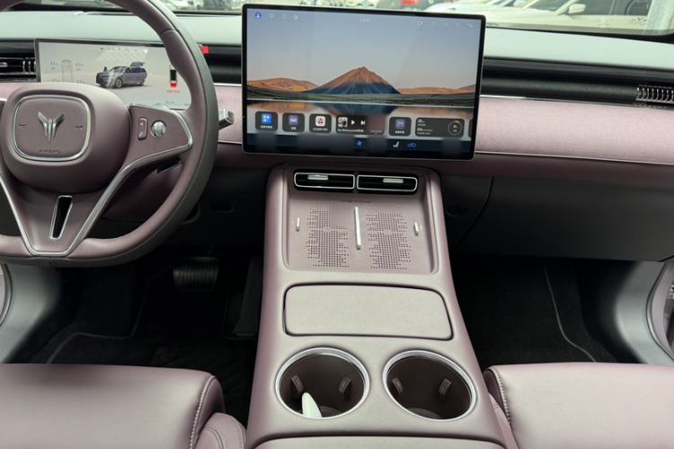 Used VOYAH FREE 2025 Model FREE+ Four-Wheel-Drive Qiankun Edition Interior 2