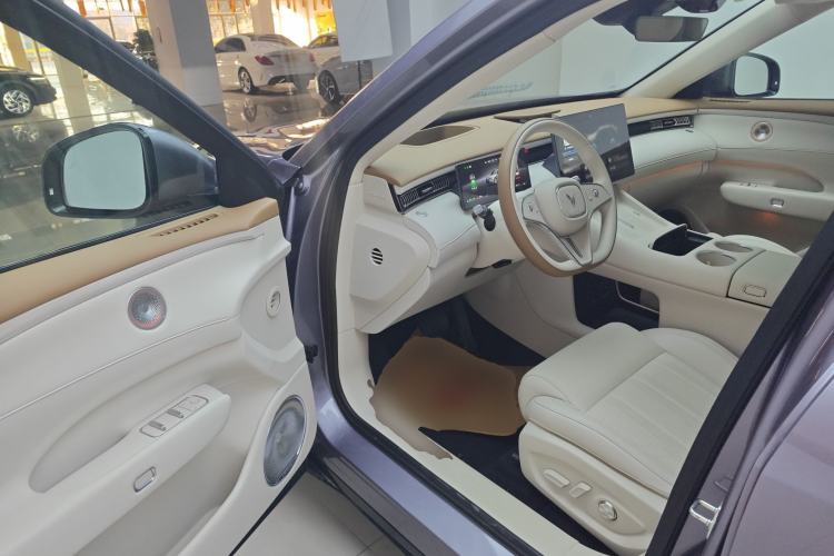 Used VOYAH FREE 2025 Model FREE+ Four-Wheel-Drive Qiankun Edition Interior 3
