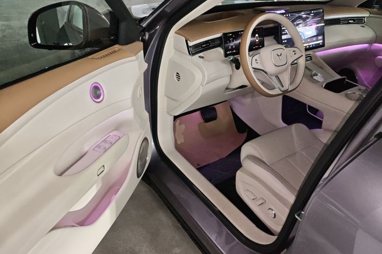 Used VOYAH FREE 2025 Model FREE+ Four-Wheel-Drive Qiankun Edition Interior 3