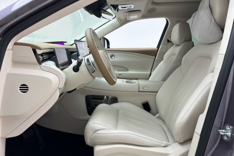 Used VOYAH FREE 2025 Model FREE+ Four-Wheel-Drive Qiankun Edition Interior 3