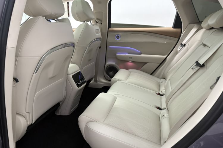 Used VOYAH FREE 2025 Model FREE+ Four-Wheel-Drive Qiankun Edition Interior 3