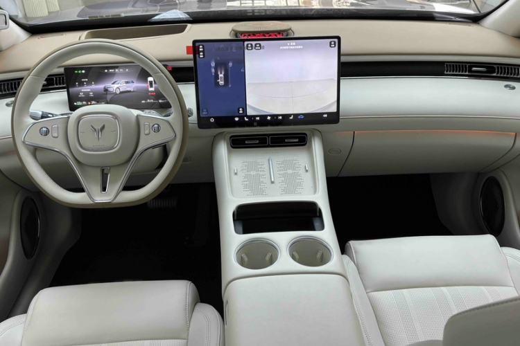 Used VOYAH FREE 2025 Model FREE+ Four-Wheel-Drive Qiankun Edition Interior 4