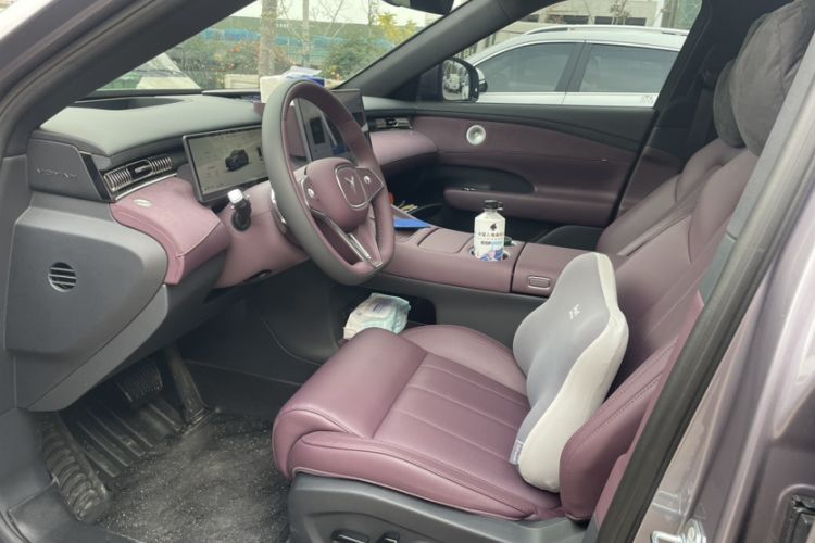 Used VOYAH FREE 2025 Model FREE+ Four-Wheel-Drive Qiankun Edition Interior 4