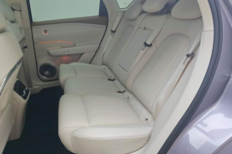 Used VOYAH FREE 2025 Model FREE+ Four-Wheel-Drive Qiankun Edition Interior 4