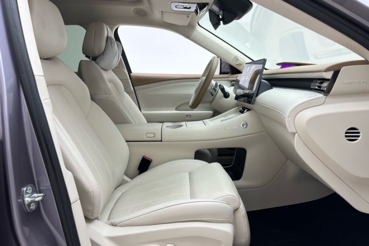 Used VOYAH FREE 2025 Model FREE+ Four-Wheel-Drive Qiankun Edition Interior 4