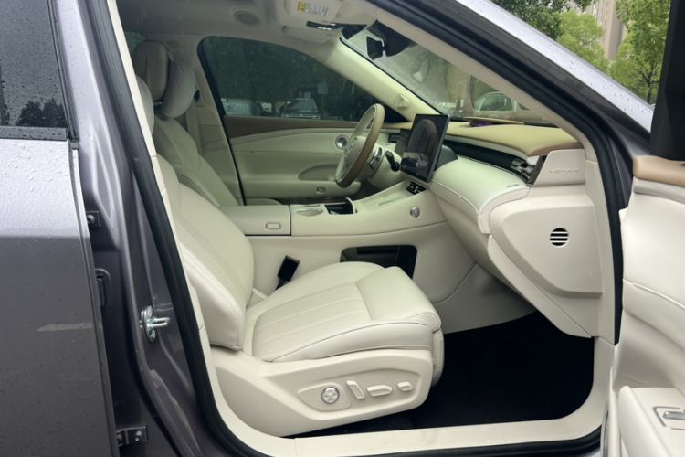 Used VOYAH FREE 2025 Model FREE+ Four-Wheel-Drive Qiankun Edition Interior 5