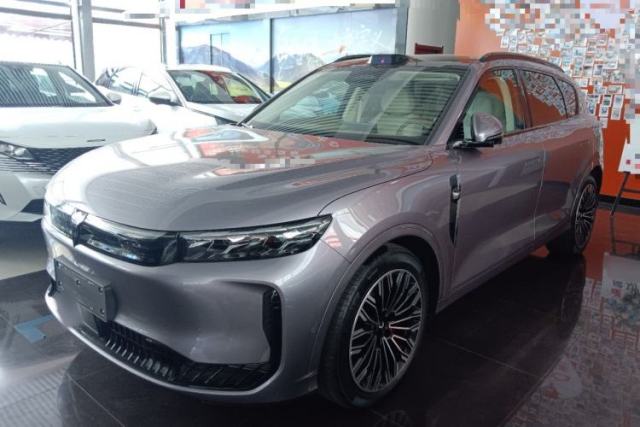 Used VOYAH FREE 2025 Model FREE+ Four-Wheel-Drive Qiankun Edition