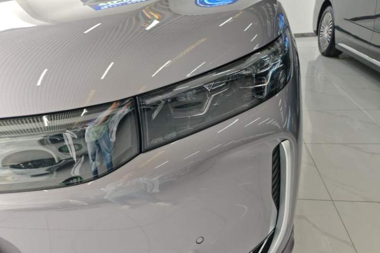 Used VOYAH FREE 2025 Model FREE+ Rear-Drive Qiankun Edition Left Front Headlight