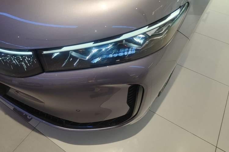 Used VOYAH FREE 2025 Model FREE+ Four-Wheel-Drive Qiankun Edition Left Front Headlight