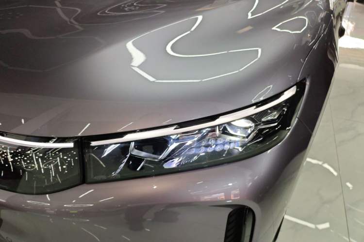 Used VOYAH FREE 2025 Model FREE+ Four-Wheel-Drive Qiankun Edition Left Front Headlight