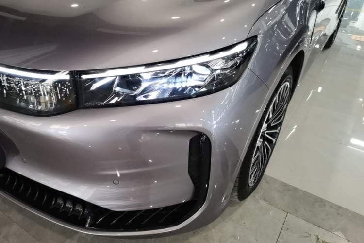 Used VOYAH FREE 2025 Model FREE+ Four-Wheel-Drive Qiankun Edition Left Front Headlight