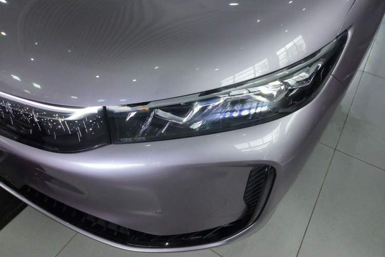 Used VOYAH FREE 2025 Model FREE+ Four-Wheel-Drive Qiankun Edition Left Front Headlight