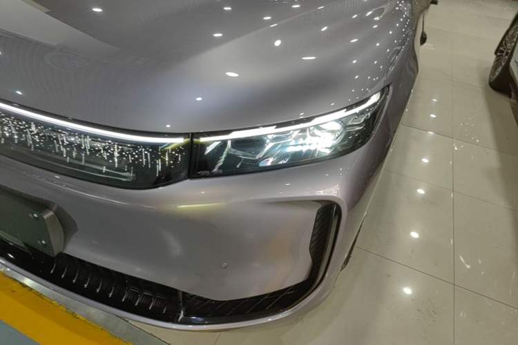 Used VOYAH FREE 2025 Model FREE+ Four-Wheel-Drive Qiankun Edition Left Front Headlight