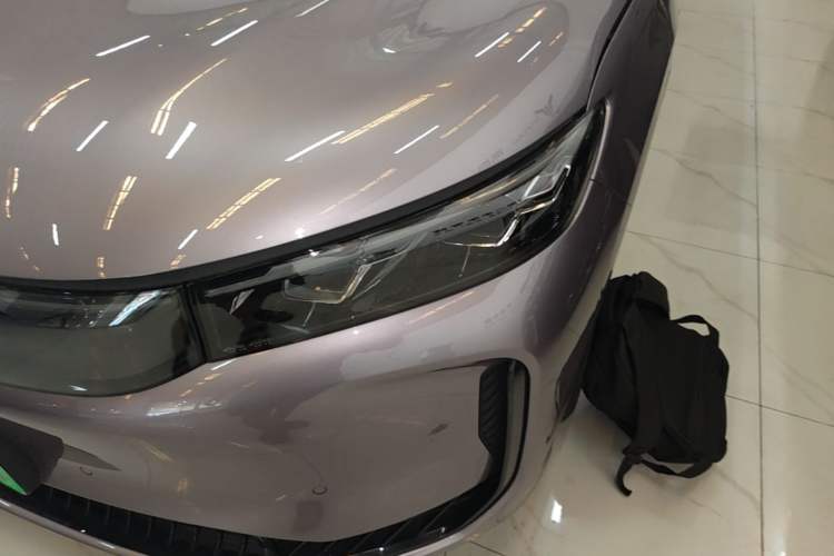 Used VOYAH FREE 2025 Model FREE+ Four-Wheel-Drive Qiankun Edition Left Front Headlight