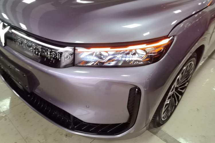 Used VOYAH FREE 2025 Model FREE+ Four-Wheel-Drive Qiankun Edition Left Front Headlight