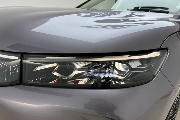 Used VOYAH FREE 2025 Model FREE+ Four-Wheel-Drive Qiankun Edition Left Front Headlight