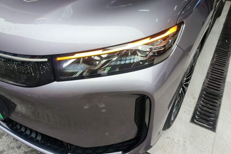 Used VOYAH FREE 2025 Model FREE+ Four-Wheel-Drive Qiankun Edition Left Front Headlight