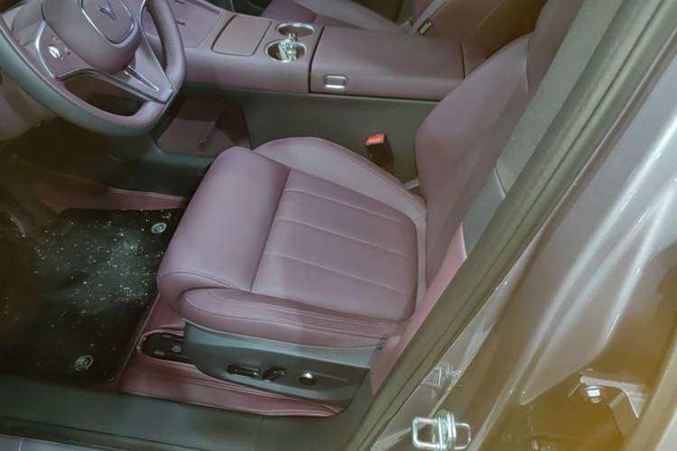 Used VOYAH FREE 2025 Model FREE+ Four-Wheel-Drive Qiankun Edition Left Front Seat