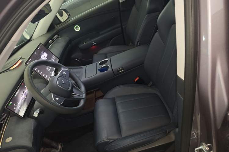 Used VOYAH FREE 2025 Model FREE+ Four-Wheel-Drive Qiankun Edition Left Front Seat