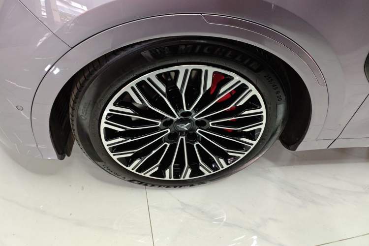 Used VOYAH FREE 2025 Model FREE+ Four-Wheel-Drive Qiankun Edition Left Front Wheel Hub