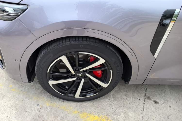 Used VOYAH FREE 2025 Model FREE+ Four-Wheel-Drive Qiankun Edition Left Front Wheel Hub