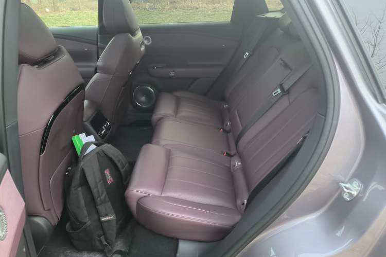 Used VOYAH FREE 2025 Model FREE+ Four-Wheel-Drive Qiankun Edition Left Rear Seat