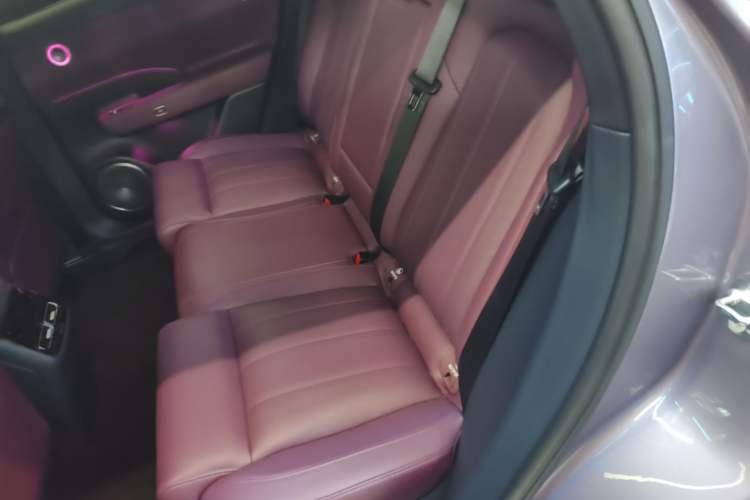 Used VOYAH FREE 2025 Model FREE+ Four-Wheel-Drive Qiankun Edition Left Rear Seat