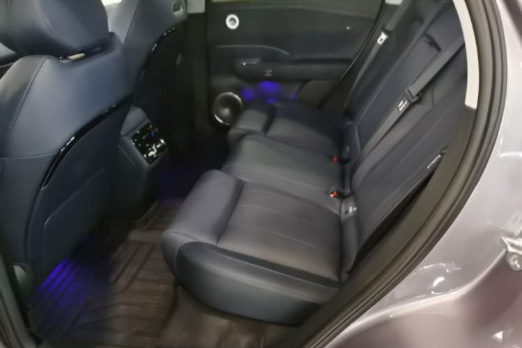 Used VOYAH FREE 2025 Model FREE+ Four-Wheel-Drive Qiankun Edition Left Rear Seat