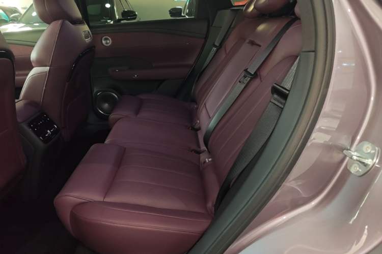 Used VOYAH FREE 2025 Model FREE+ Four-Wheel-Drive Qiankun Edition Left Rear Seat