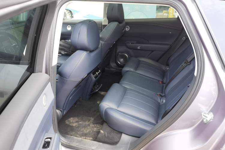 Used VOYAH FREE 2025 Model FREE+ Four-Wheel-Drive Qiankun Edition Left Rear Seat