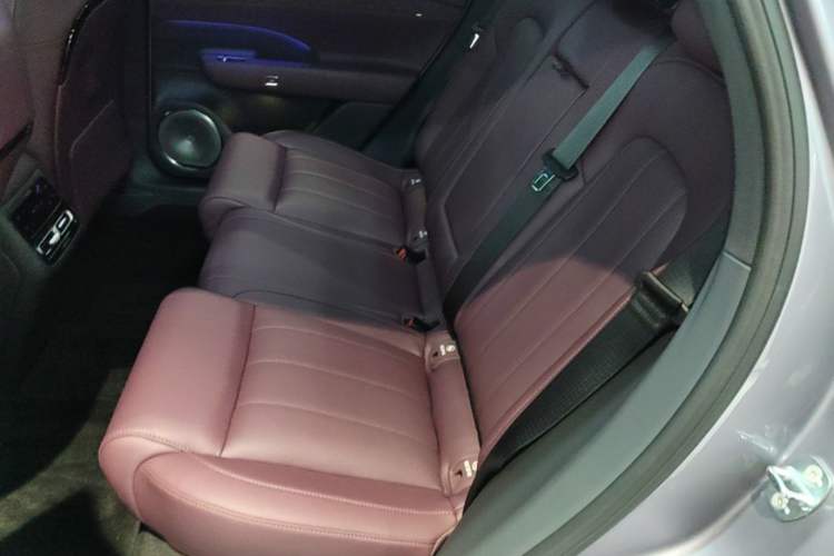 Used VOYAH FREE 2025 Model FREE+ Rear-Drive Qiankun Edition Left Rear Seat