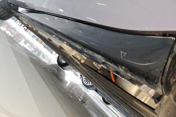 Used VOYAH FREE 2025 Model FREE+ Rear-Drive Qiankun Edition Left Side Sill