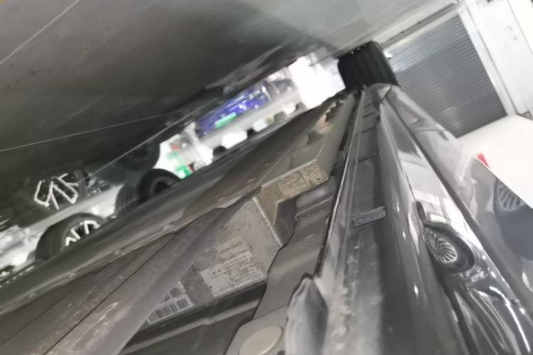 Used VOYAH FREE 2025 Model FREE+ Four-Wheel-Drive Qiankun Edition Left Side Sill